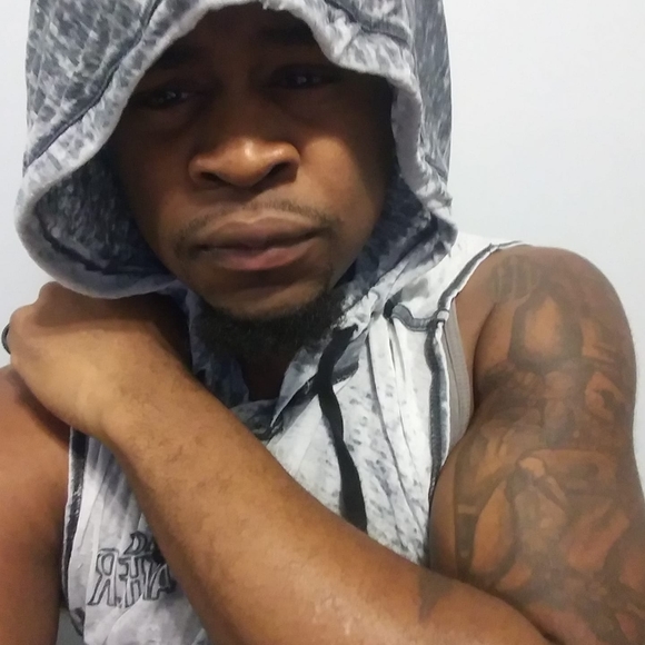 Meet your Posher, Rell - Picture 1 of 1